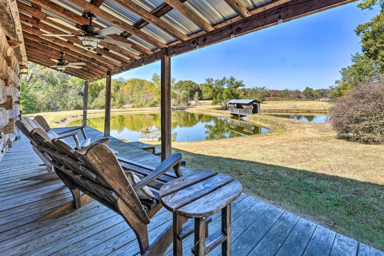 Unique Loft Cabin Fire Pit And Fishing Access! Bells ภายนอก รูปภาพ