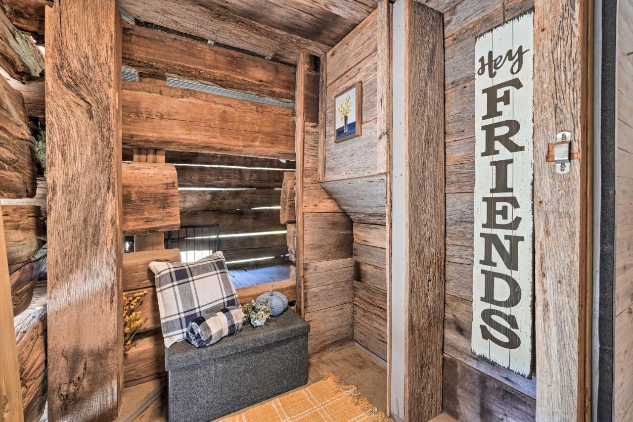 Unique Loft Cabin Fire Pit And Fishing Access! Bells ภายนอก รูปภาพ
