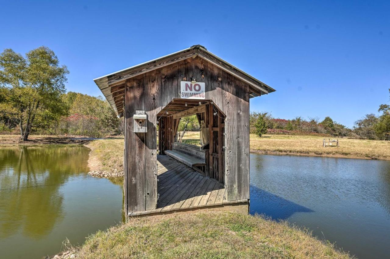 Unique Loft Cabin Fire Pit And Fishing Access! Bells ภายนอก รูปภาพ